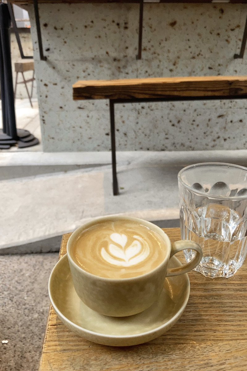 nokograph's tweet image. カメラのSDカードは忘れた事ないですが、電源がオンのままで電池切れになった人(こういう時に限って予備バッテリー持ってない、、、)
#tezzaapp