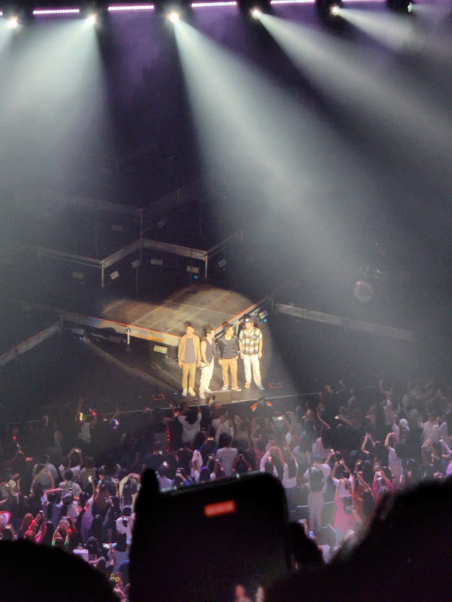 LucriesforBTR's tweet photo. 𝐄𝐥 𝐝𝐢𝐧𝐞𝐫𝐨 𝐯𝐚 𝐲 𝐯𝐢𝐞𝐧𝐞 𝐩𝐞𝐫𝐨 𝐲𝐨 𝐧𝐮𝐧𝐜𝐚 𝐯𝐨𝐥𝐯𝐞𝐫é 𝐚 𝐭𝐞𝐧𝐞𝐫 𝟏𝟕 𝐚ñ𝐨𝐬 𝐜𝐮𝐦𝐩𝐥𝐢𝐞𝐧𝐝𝐨 𝐦𝐢 𝐬𝐮𝐞ñ𝐨 𝐝𝐞 𝐢𝐫 𝐚 𝐮𝐧 𝐜𝐨𝐧𝐜𝐢𝐞𝐫𝐭𝐨 𝐝𝐞 𝐦𝐢 𝐛𝐨𝐲𝐛𝐚𝐧𝐝 𝐟𝐚𝐯𝐨𝐫𝐢𝐭𝐚 𝐲 𝐟𝐢𝐧𝐚𝐥𝐦𝐞𝐧𝐭𝐞 𝐜𝐨𝐧𝐨𝐜𝐢é𝐧𝐝𝐨𝐥𝐨𝐬 🤍🫂 https://t.co/rMj2wh5FZo