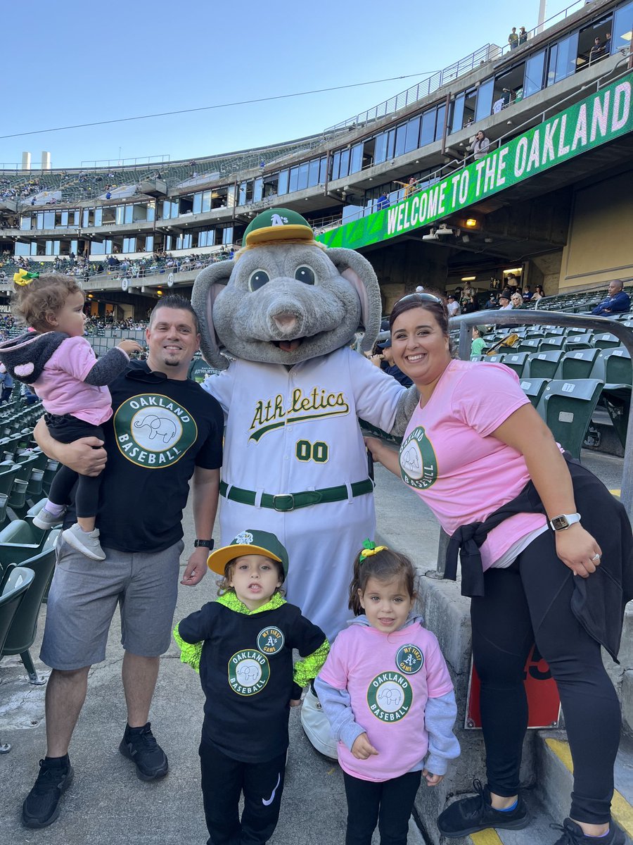 CarloDias33's tweet photo. Stomper meet and greet… check! @Stomper00 https://t.co/Dw2fez0Qrb