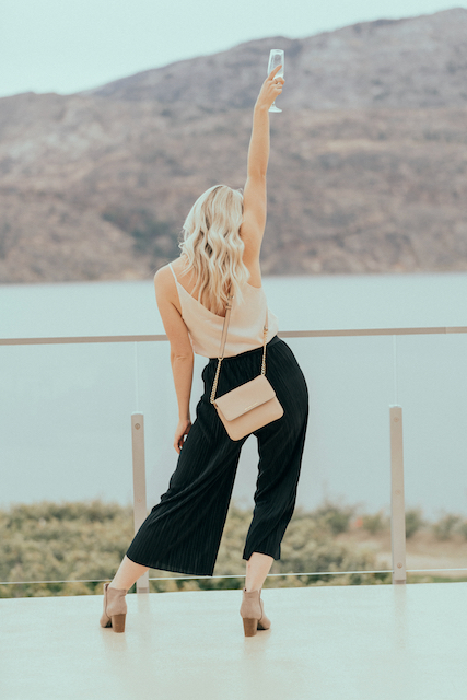 wickedwinetours's tweet image. 🗣️ 'Wonderful wine tour! Our tour guide Colton was fantastic. Such a gentleman, so knowledgeable and made us feel like we were royalty for the day.'

- Thanks for the excellent review January! We bow to your majesty 👑! 

#GetWicked #WickedWineTours #winetourist