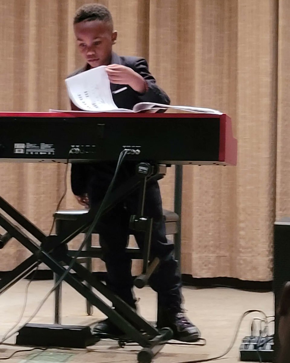 tjawls's tweet photo. Adin has his first #Recital
#ProudPapa πΉ #AwlsFam https://t.co/aU7WnDqNQW