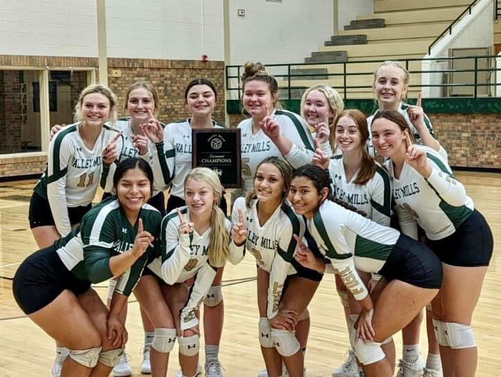 CoachCourtney_D's tweet photo. @VMHSLadyEagleVB are the VM Tournament Champs!!🦅 https://t.co/Og1U0hmWRx