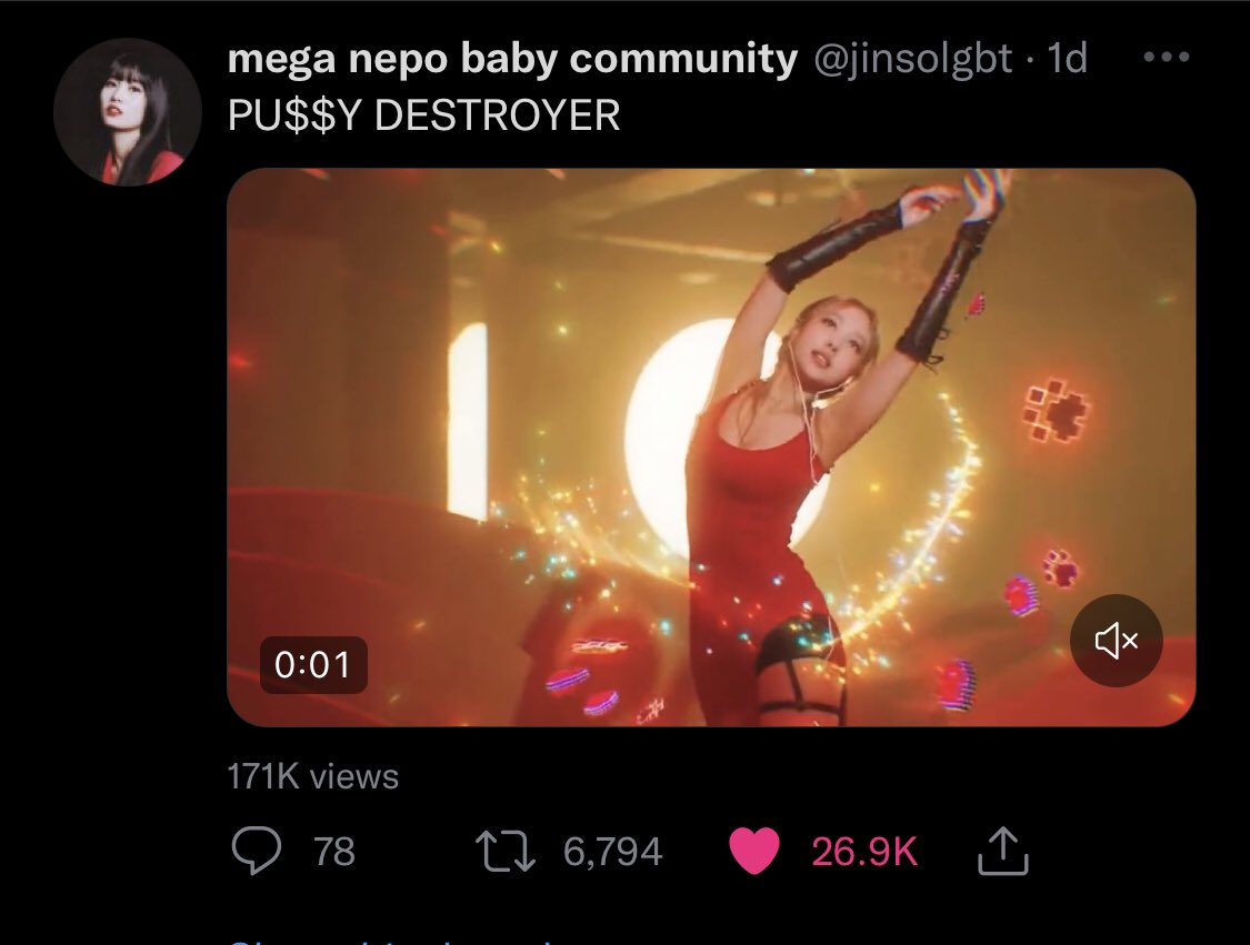 lullabynayeon's tweet photo. the nayeon hit tweets this era are insane my girl is so famous 😍 https://t.co/ZXGt4Vcg1D
