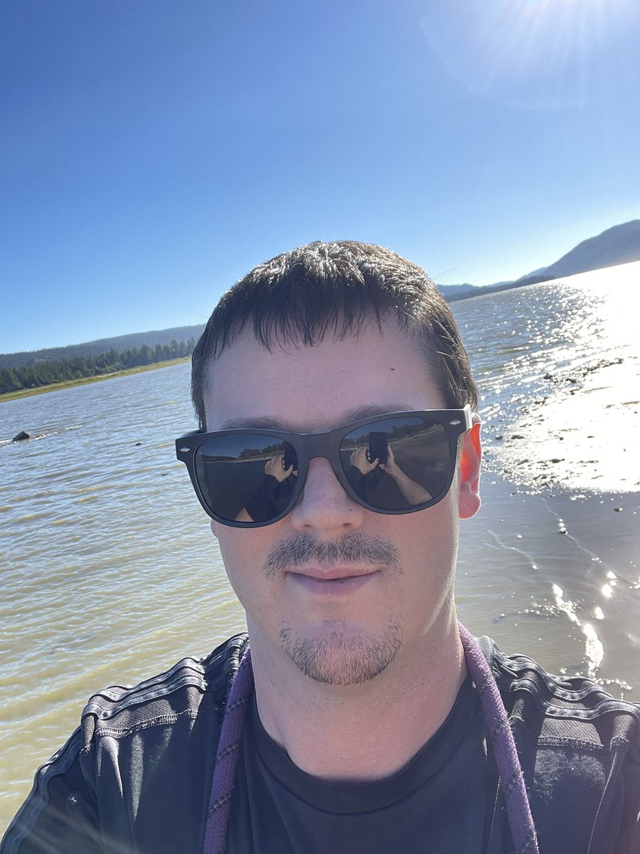 JasonD_086's tweet photo. Big Bear Lake CA. #pets #rhodesianridgeback #gaydogdad #mybaby #mypups #bigbearlakeca #bigbearlake #gay #boyfriends https://t.co/5Kw5JqmHo7