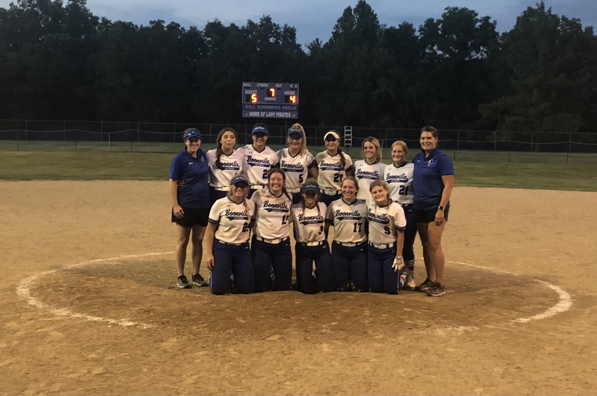 KDNewham's tweet photo. Meet your 2022 Lead off Classic Champions! #keepinghardwareclosetohome #greatstart https://t.co/0nN4fHhsOR