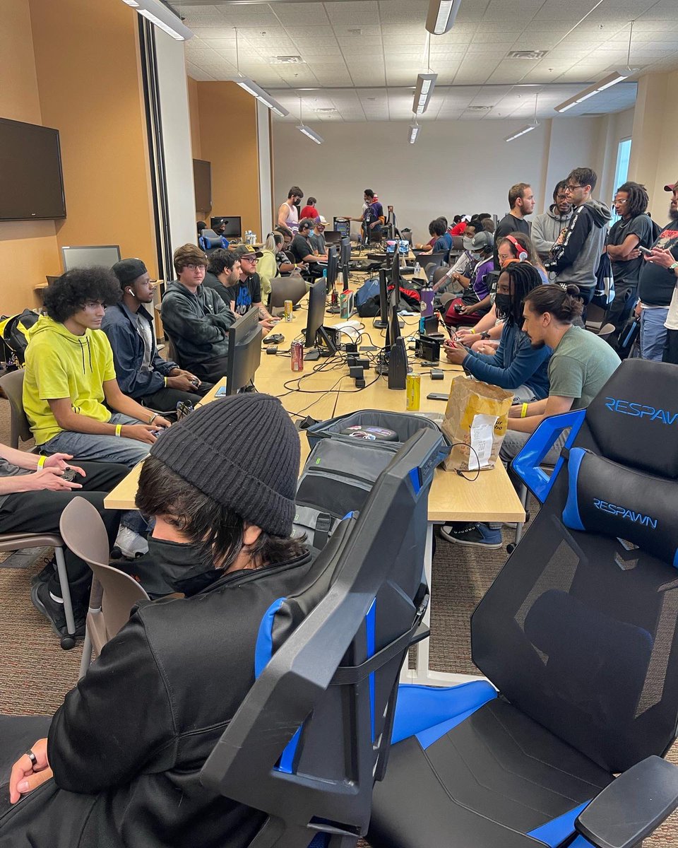 AGNostalgia1's tweet photo. Another dope event in the books! Roc players showed up big today and as always we appreciate the heavy support from all the players in the region 💪🏾 #agn #fgc #smash #esports #roccityrunback https://t.co/Odtl9JO2Y4