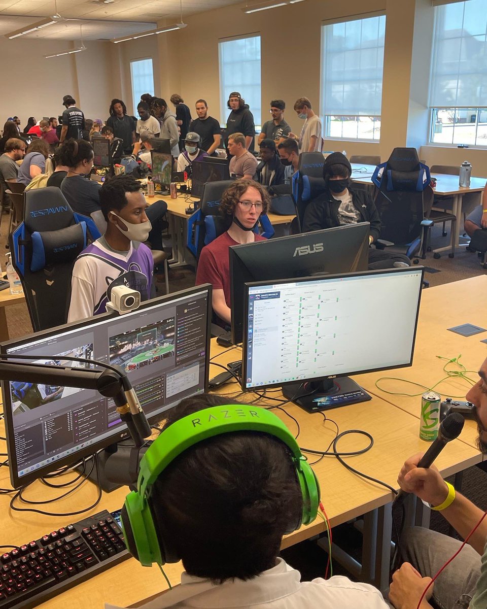 AGNostalgia1's tweet photo. Another dope event in the books! Roc players showed up big today and as always we appreciate the heavy support from all the players in the region 💪🏾 #agn #fgc #smash #esports #roccityrunback https://t.co/Odtl9JO2Y4