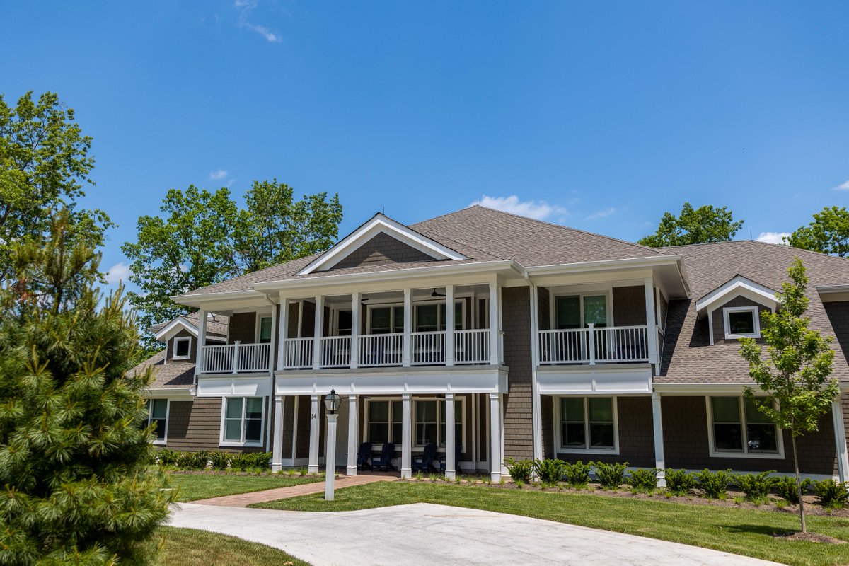 DormieNetwork's tweet photo. The new Houses at @HiddenCreekGC are unique to the Network.

After your round, your group can enjoy a private dining experience with a customized menu from Chef Jeffrey, relax in the large communal areas featuring a pool table and shuffleboard, or head outside for a bonfire. https://t.co/S4C7S5nxLi