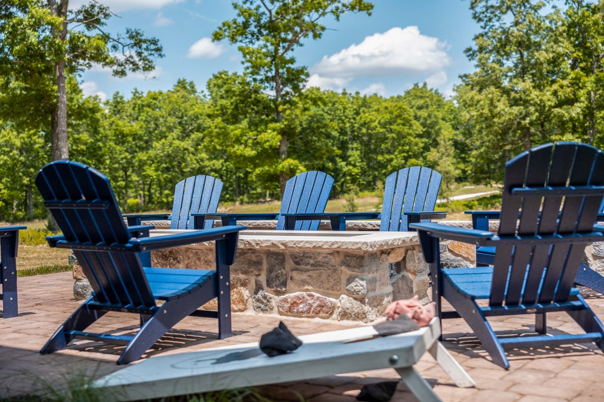 DormieNetwork's tweet photo. The new Houses at @HiddenCreekGC are unique to the Network.

After your round, your group can enjoy a private dining experience with a customized menu from Chef Jeffrey, relax in the large communal areas featuring a pool table and shuffleboard, or head outside for a bonfire. https://t.co/S4C7S5nxLi
