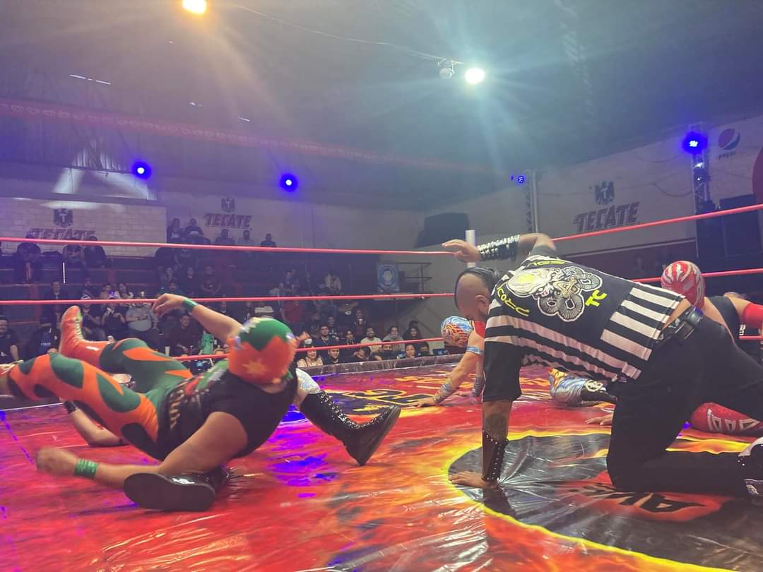 LaTijeraLucha's tweet photo. #Marduk y #XMetal se llevan la lucha inicial de regalo de #ProduccionesTC en la #ArenaLopezMateos en una batalla que encendió los ánimos del público asistente...
#latijeraluchalibre https://t.co/gQuujJcHLr