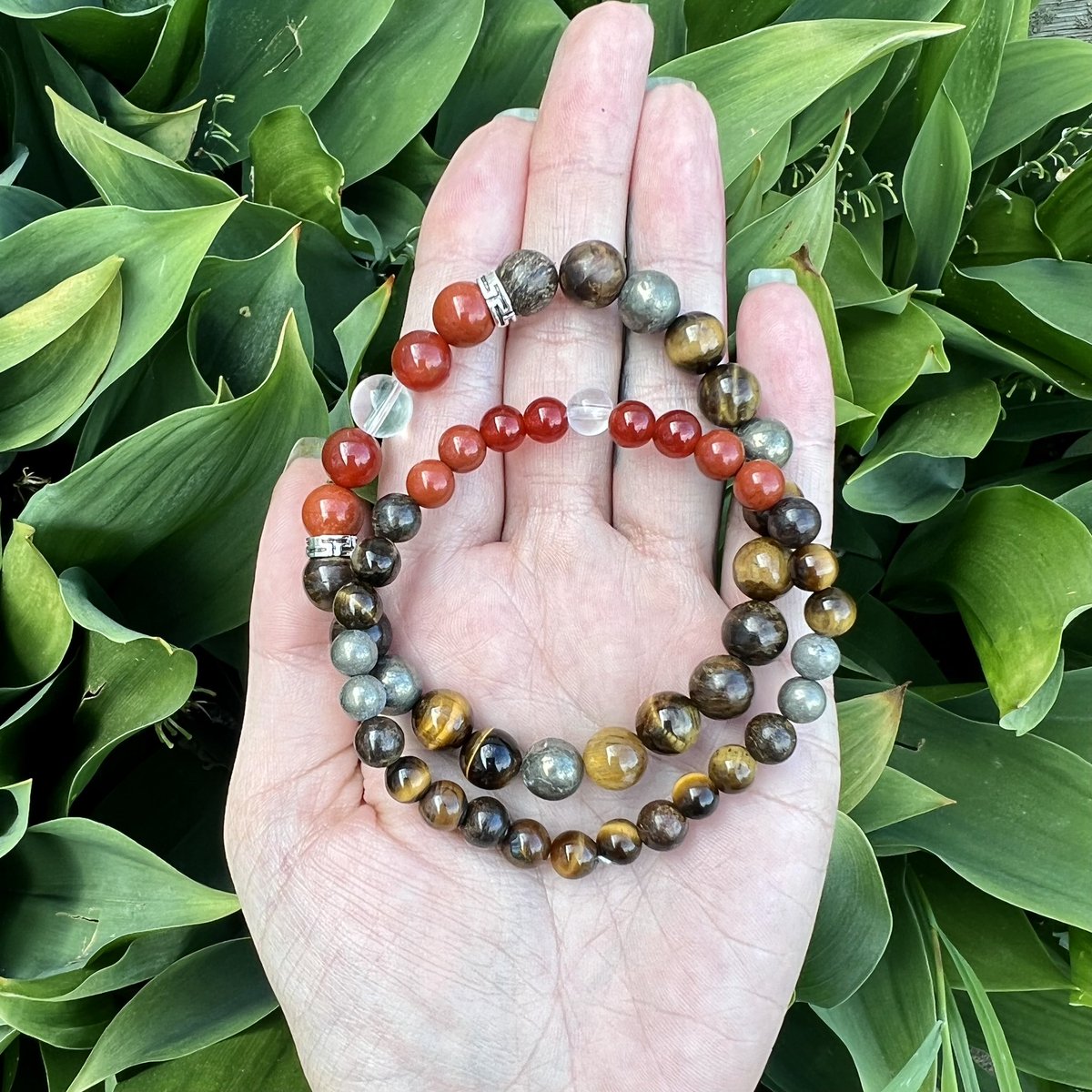 thebeesweavesco's tweet image. bracelet appreciation post 💫

I love combining stones that work towards a common goal AND look fabulous together 

find them all at my link ⬇️❤️