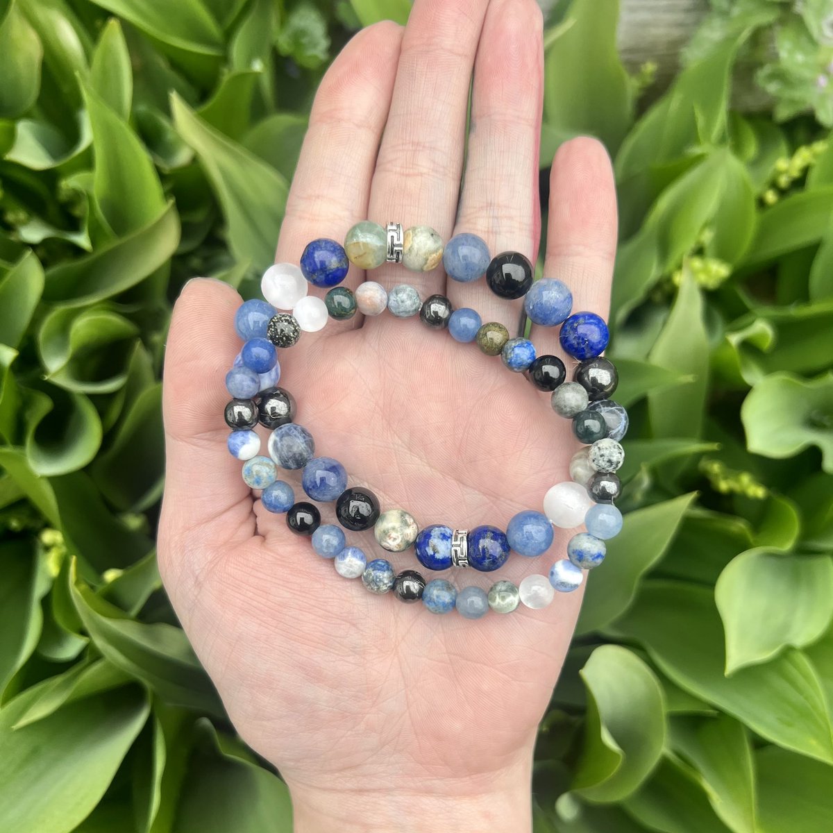 thebeesweavesco's tweet image. bracelet appreciation post 💫

I love combining stones that work towards a common goal AND look fabulous together 

find them all at my link ⬇️❤️