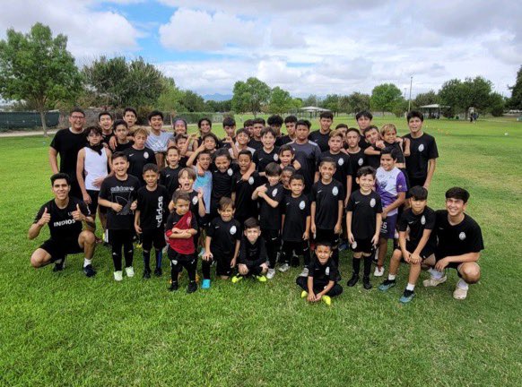 SiennaSanchez06's tweet image. Nothing like conditioning on Sunday’s with a big soccer family ! 🏃‍♀️☀️ #trainingnonstop #soccerfam