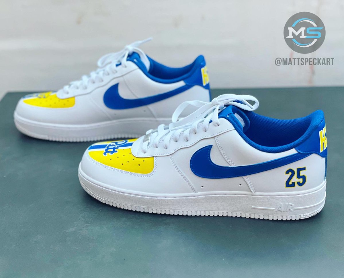 the_mattspeck24's tweet image. Custom Pitt Panthers AF1’s for new @Pitt_MBB player @guilleediazz_ !! Expecting big things from the Diaz-Graham Twins and the whole squad this year! 

#H2P #HailToPitt 

CC: @jeffcapel @PittTweet 👀