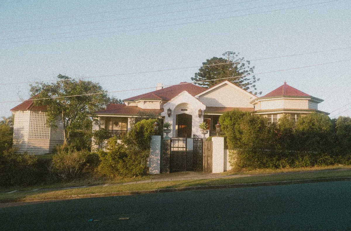 fujixtomb's tweet photo. Suburban Dreamscape.
Shot on Fujifilm XE4 ๐ท
.
.
.
.
.
#photographer #photography #lightroomedits #streetphotographer #streetphotography #fujifeed #fujifilm #fujishooter #fujifilmxe4 #fujixtomb #abandonedplaces #faizalwestcott #Ivanchow #opticalwander https://t.co/Ux5wpaOs0e