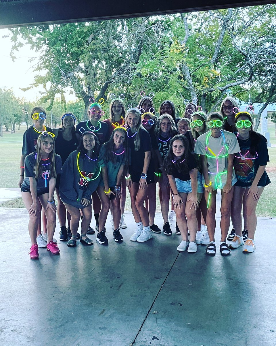LadyBroncoSoc's tweet photo. Supporting XC for tonight’s race!
#Horsepower https://t.co/jtnGPlmfny