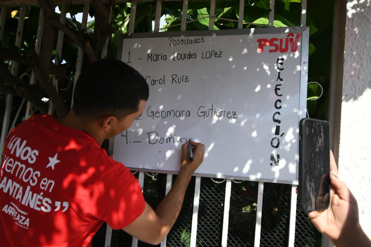 #Noticia 🗞 | Pueblo de Barinas realiza elecciones de base del psuv para escoger a sus representantes en las comunidades.

#OrganizarUnirSumar 
#PsuvPorTodaVenezuela 
#ParaTriunfar
#Barinas 

barinas.psuv.org.ve/2022/08/27/por…