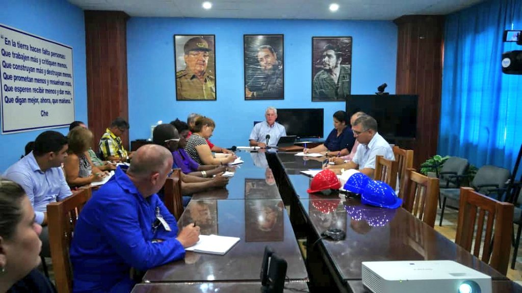 RPolancoF's tweet photo. De la intervención de @DiazCanelB en la Termoeléctrica de Mariel:

Los apagones tienen que ver con las afectaciones sistemáticas provocadas por el bloqueo contra #Cuba durante décadas. https://t.co/DeMBc0ONH0
