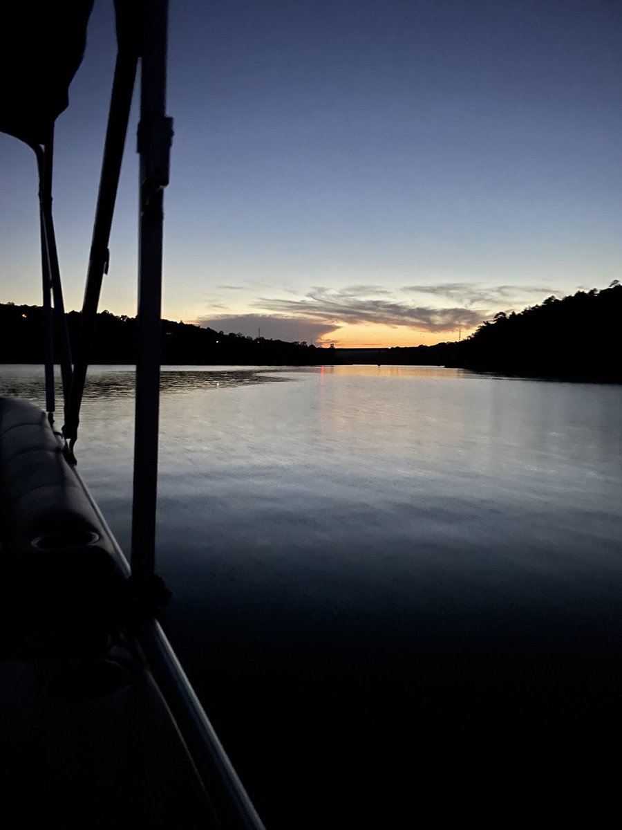 jonathanashlock's tweet photo. Not ready to go home. Last lake day. https://t.co/u4KnQ4h4u8