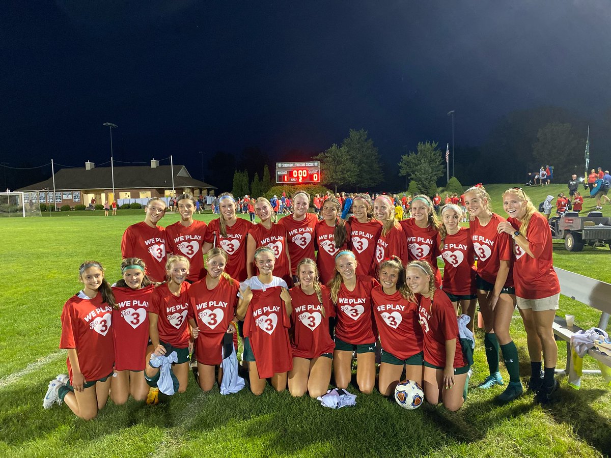 Amazing 1-0 against Avon tonight!! Congrats to Haley Hightower as she earns player of the game 😎 awesome job haley! Goal scored by Andjelina J, assisted by Taylor D. Great work ladies!!!💚🤍