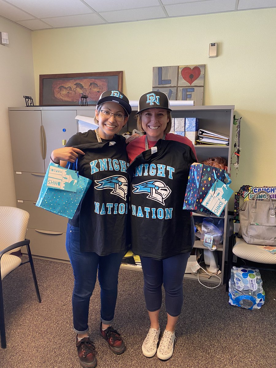 ClevelandMS_APS's tweet photo. @KnightsDNHS visited the Del Norte castle and collaborated with fellow principals! Came back with some swag! @ClevelandMS_APS @APSLZ4 https://t.co/u8pnFEvzcF