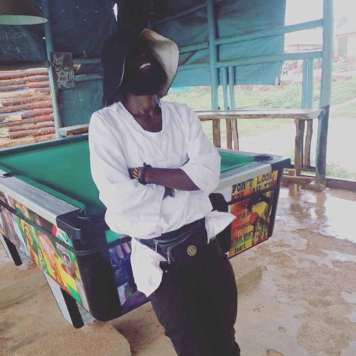 kabaka_jonathan's tweet photo. Guys this one I love, coz many girls they need more money but this one is very different only love and care , now she's my manager control in all ways. Others stop calling me ,am busy with my Queen .
#Jonatha.k.kabaka with #musawo_Kaitesi_Jonathan
Lindirira #Ensi_minzaani self https://t.co/S6kF3k0Q6u