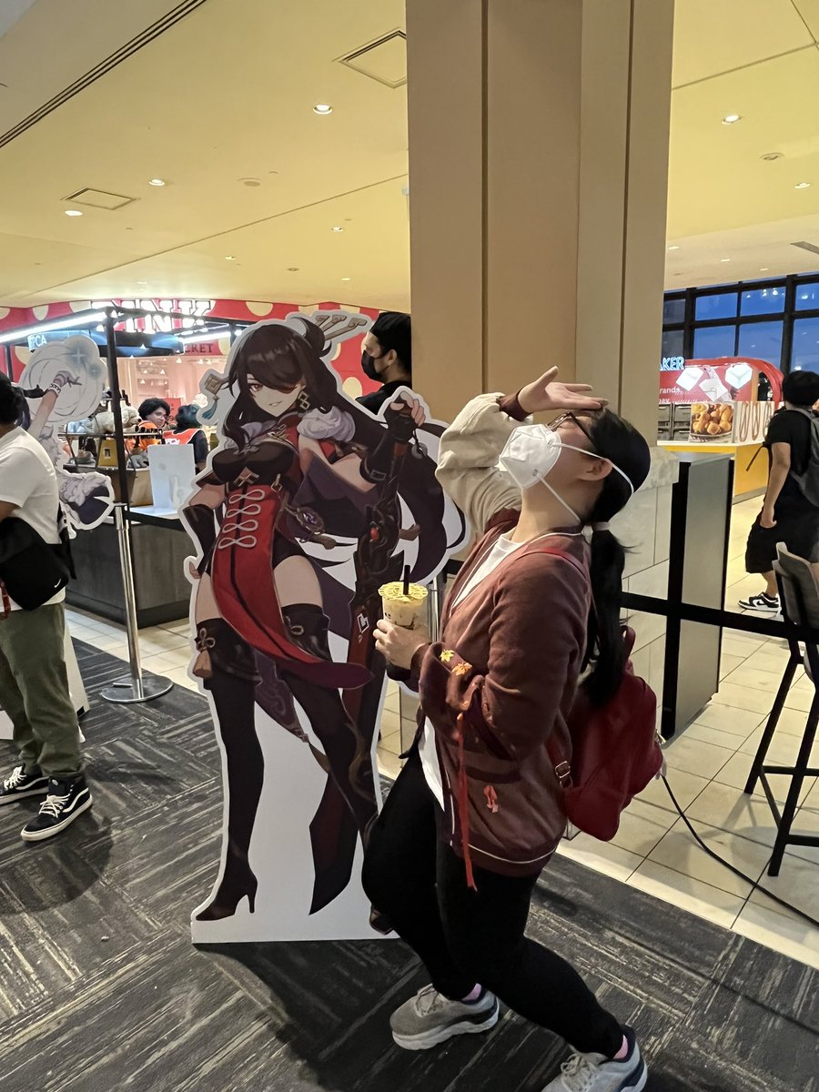 Kroissant4's tweet photo. I found my mom!! #hellotraveler #GenshinImpact https://t.co/Bw52xRT8kt