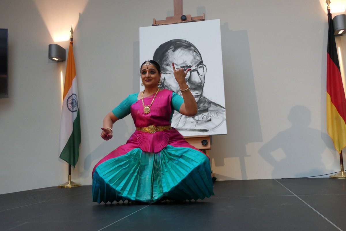 IndiainHamburg's tweet photo. Gala Reception to celebrate 75 Years of India’s Independence (August 26, 2022) 

@MEAIndia @eoiberlin @Senat_Hamburg @fegebanks  @BalaSRamani @AmritMahotsav 

#azaadikaamritmahotsav #IndiaAt75 #india #IndiainHamburg #GrandFinale https://t.co/7qdOTYgJWI