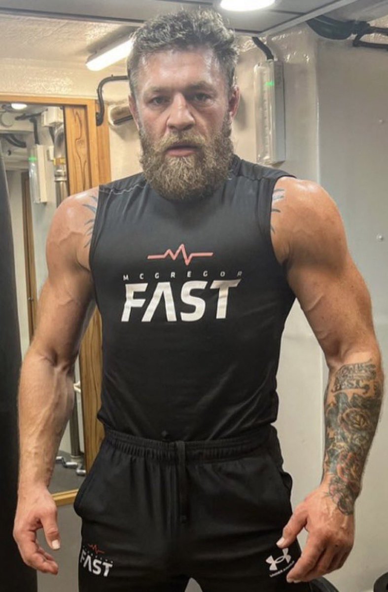 Grapegone's tweet photo. How does 41 year old GSP look better than 34 year old Conor Mcgregor https://t.co/WRUKX5qFNH
