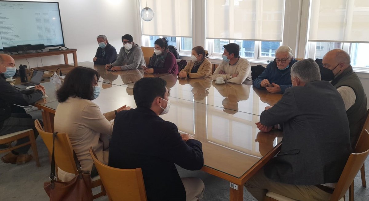 UAustraldeChile's tweet photo. UACh y Sindicato de Docentes firmaron hoy contrato colectivo de trabajo en dependencias de la Casa Central.
Más información: https://t.co/JgcnLOp8hI
#Valdiviacl #Osorno #PuertoMontt #Coyahque https://t.co/oZ0pt3HNDW
