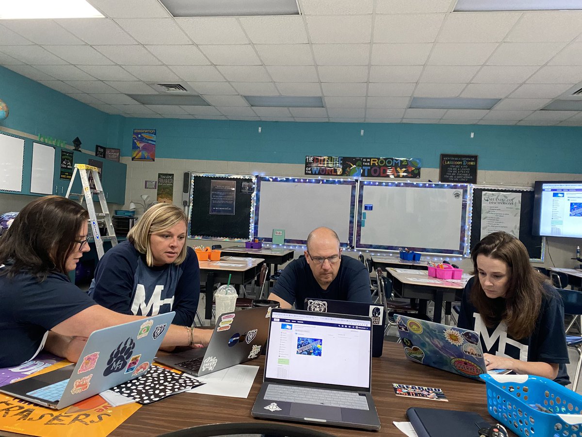 BrittanyLBranch's tweet image. Serious work happening here. Ready for #MAFirstDay