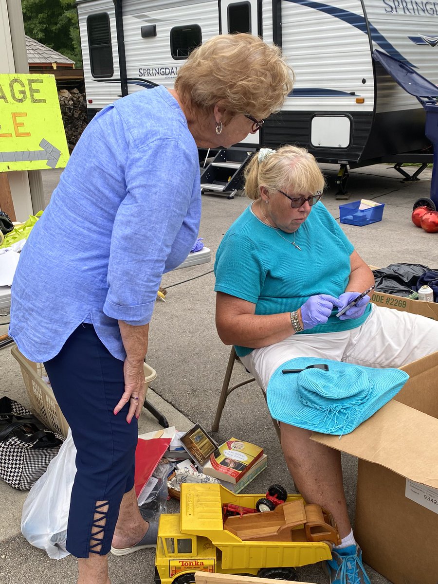 ElizabethWirth7's tweet photo. Volunteers reaching out to voters in Ozaukee County. Great success today!#LeadRight https://t.co/F85uwYGczG