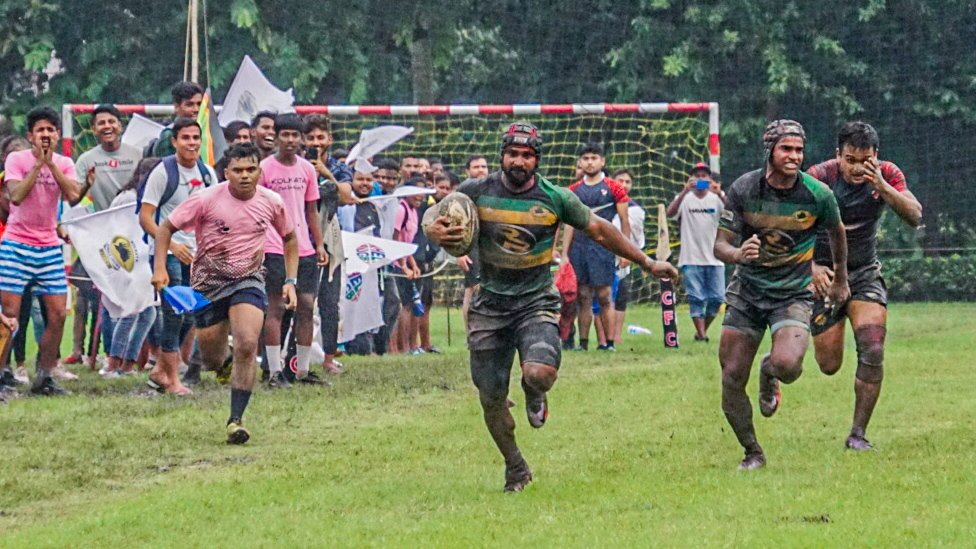 chirpycrow's tweet photo. We won the Calcutta Cup....
Picked this one pic: Tiger who is carrying the ball, come so far in life. Supported by Rajdeep one of our scholarship students. Touch judge Ashfaque, another scholarship student. And all cheered on by the kids.
Love it!
#JungleCrows https://t.co/TXsfJRqbfn