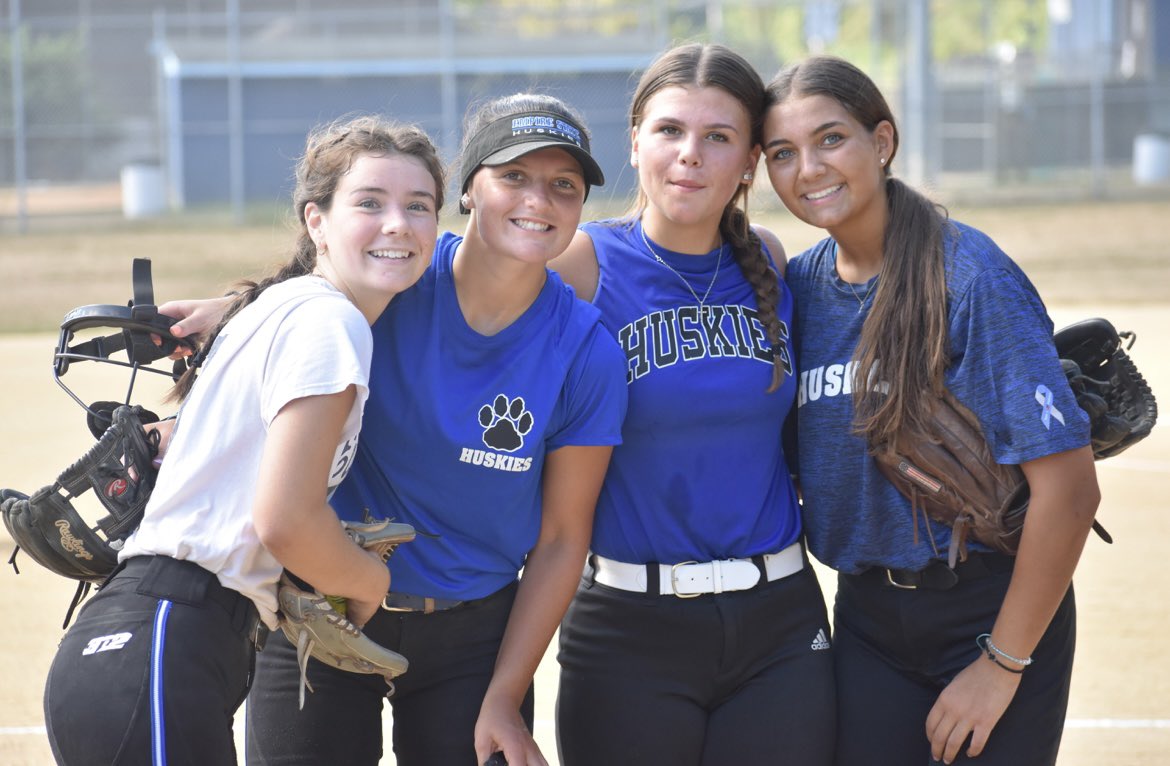 HotleKat's tweet photo. Great first practice today with @EStateHuskies!! Looking forward to a great season with @state_16u! @CoachJoeHuskies @Johnknopf10 @Los_Stuff @IHartFastpitch @ImpactRetweets https://t.co/M230Kzsfda