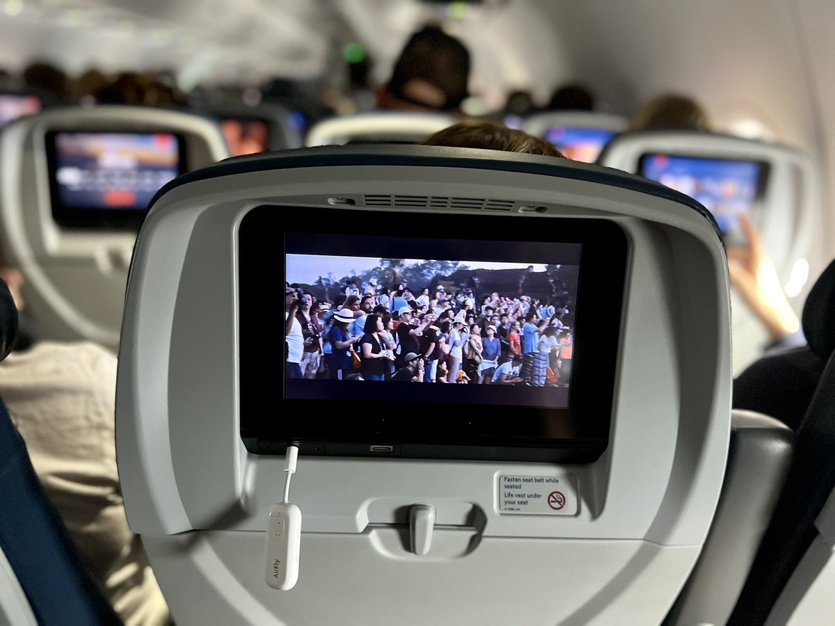 divergenttravel's tweet photo. See how your travel choices have an impact! If you are flying on @Delta be sure to check out @thelasttourist and see how we as travelers can be a force for good 💜 

Take the pledge with us to do better! Keep an eye out for US at the end 🫶

#flipmytrip #travel #Gforgood https://t.co/Uejfxay9OB