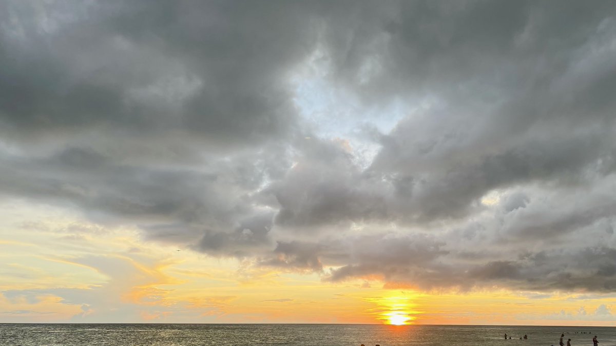 RickThress's tweet photo. Sunset this evening with the drone ⁦@DJIGlobal⁩ https://t.co/f4dddvmpTp