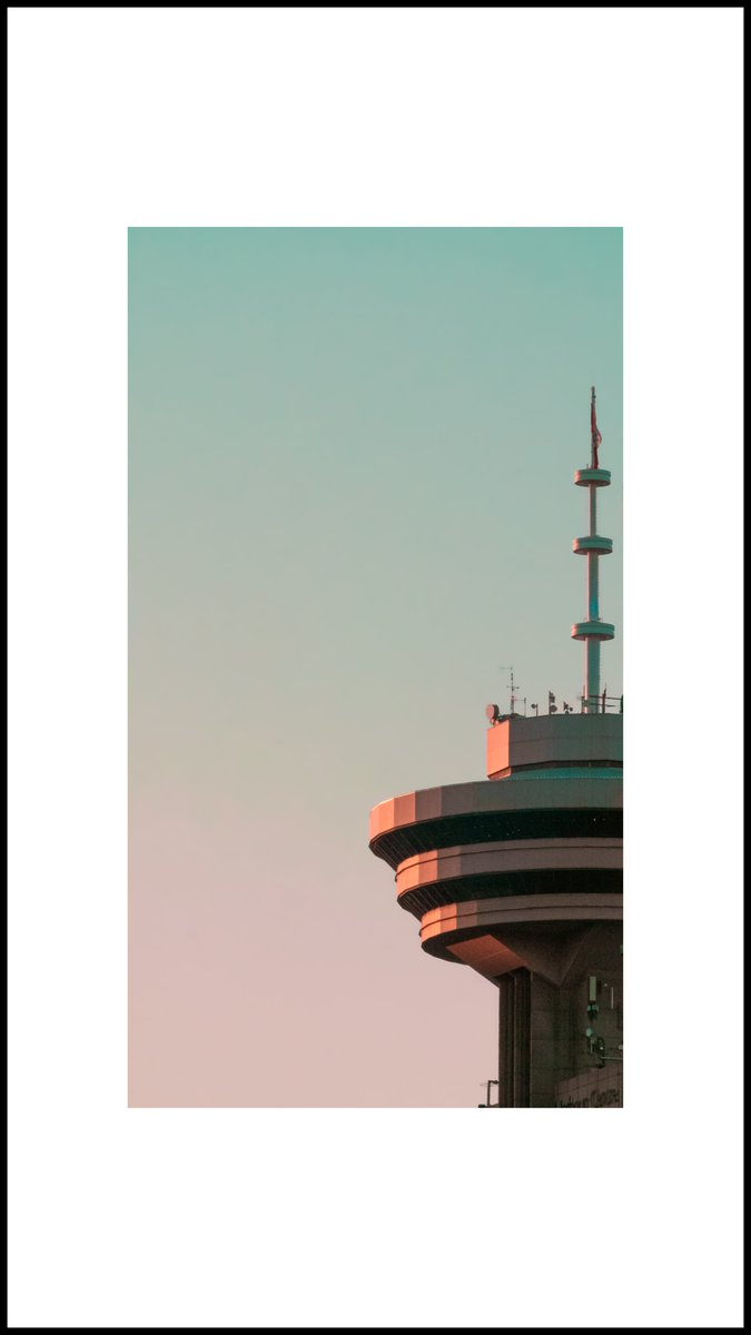 Captured on August 11, 2022
#mani_vahdatizadeh #lionsgatebridge #vancouver #prospectpoint #summervibes #photography #goldenhourphotography #sunset #glitter #pacificocean #silhouette #lighthouse #vancouverrevolvingrestuarant