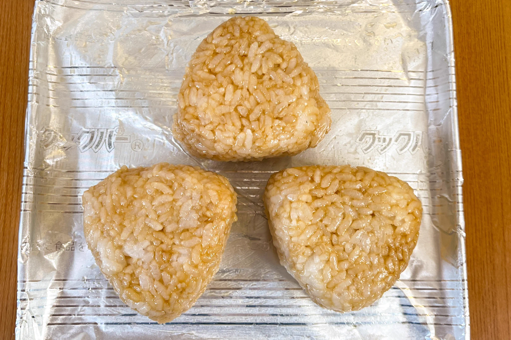 トースターで焼いて完成！とろーり伸びる「チーズイン焼きおにぎり」。