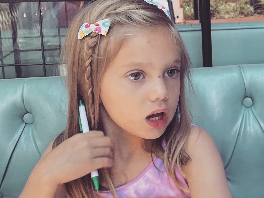 julianvelard's tweet photo. Their reaction when @rachel_velard and I ordered doubles after a whole day of family outings. #saddad #mommyjuice #drinksplease https://t.co/gEEuJ5IbsE