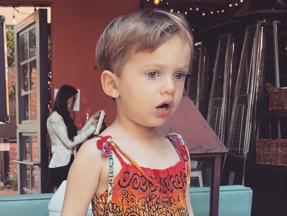 julianvelard's tweet photo. Their reaction when @rachel_velard and I ordered doubles after a whole day of family outings. #saddad #mommyjuice #drinksplease https://t.co/gEEuJ5IbsE