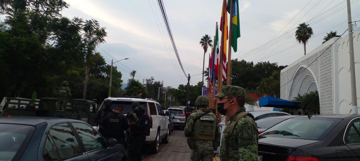 MorelosContext's tweet photo. @marloncarreo8 @UlisesBravoM @morelos_morena Solo con la Guardia y policía “cuidando” la elección pudieron asegurar su “triunfo” https://t.co/y3LtTl7jZG
