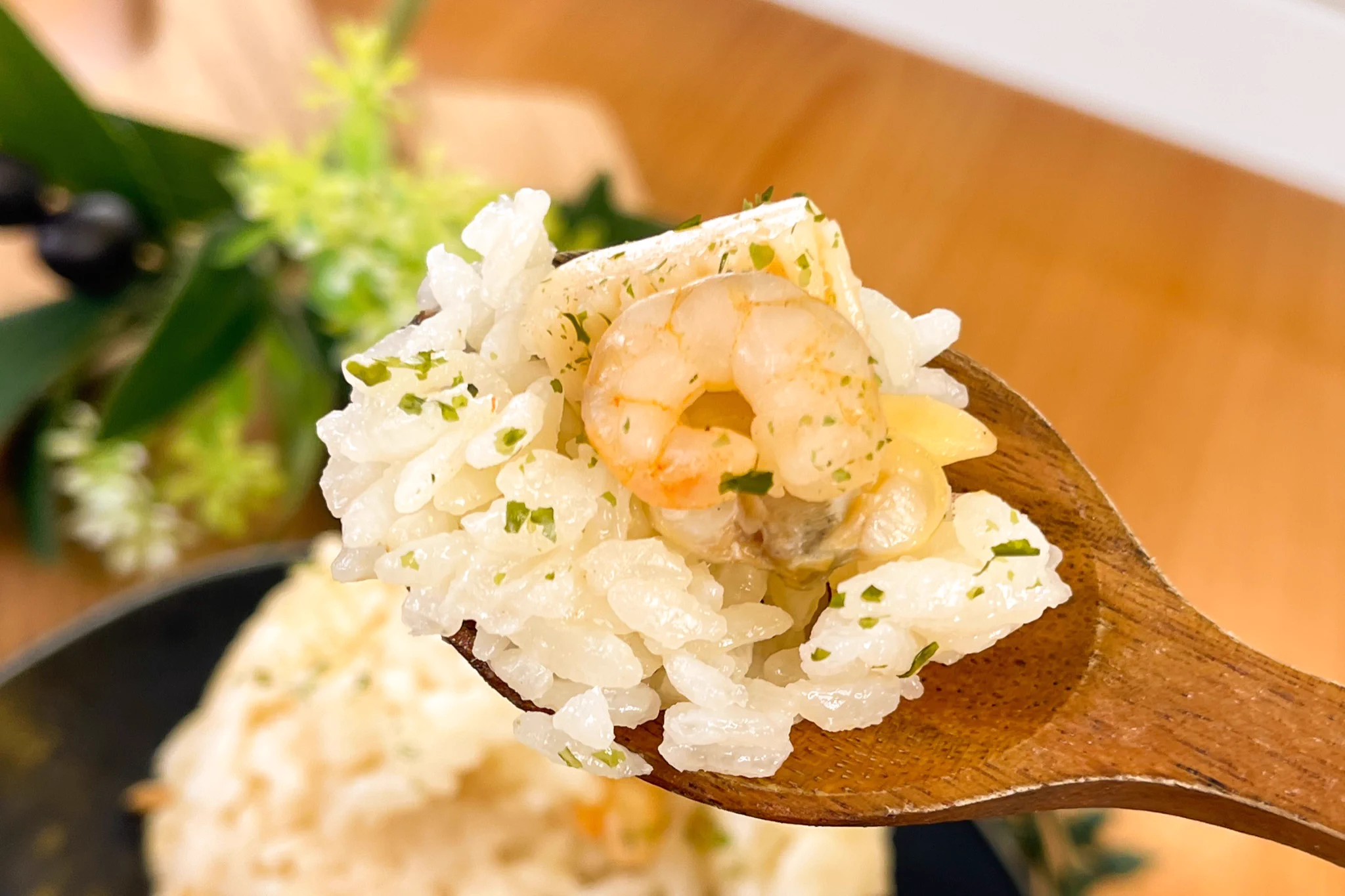 旨味が溢れ出す！炊飯器で完成「シーフードミックスピラフ」。