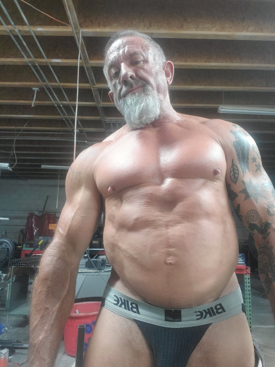 Jim51994694's tweet photo. Get over here boy...
#jimsupport https://t.co/7H309IjKpC