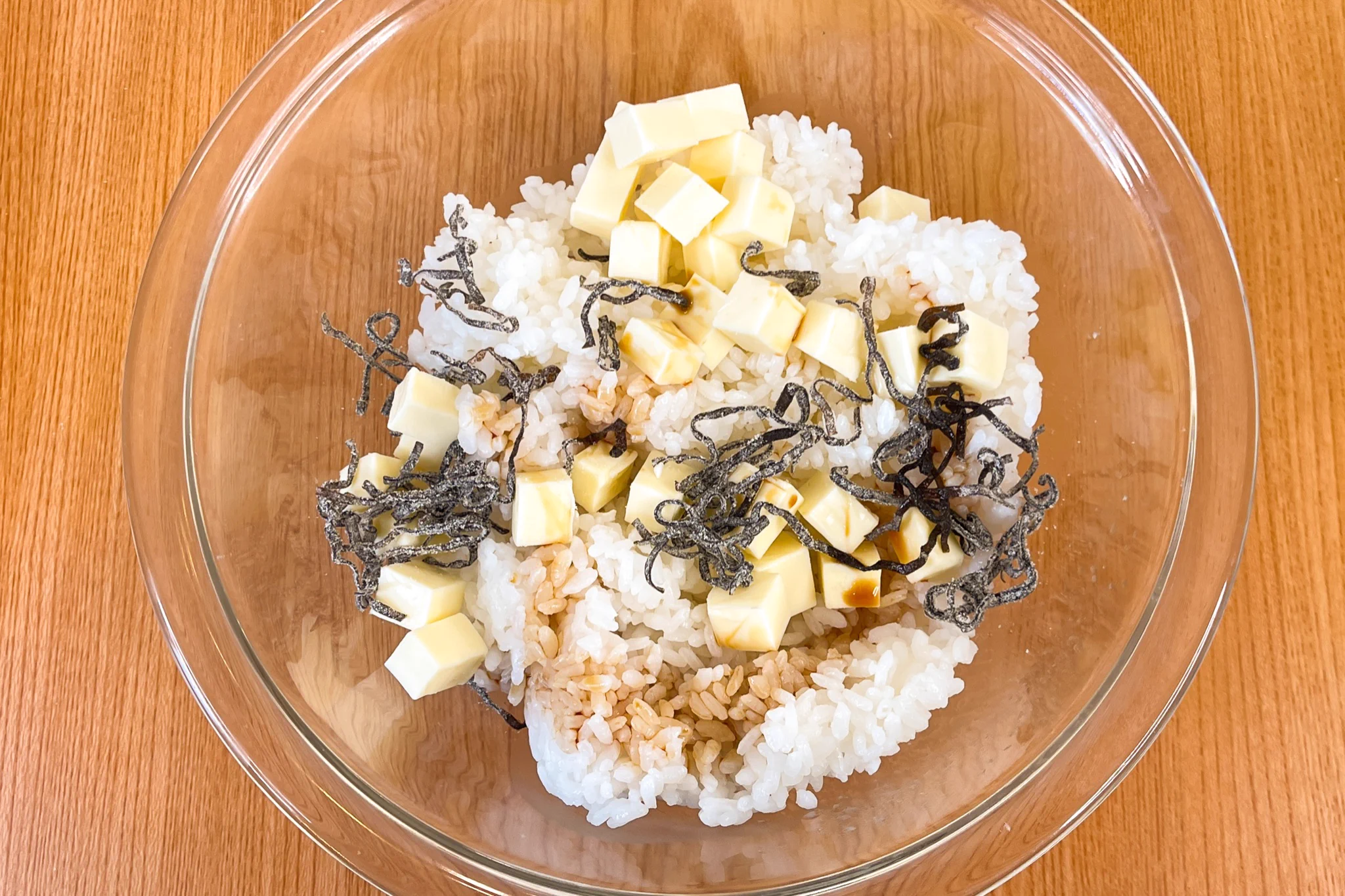 思い立ったときにさっと作れそう！チーズなどを使った「おにぎり」レシピ！