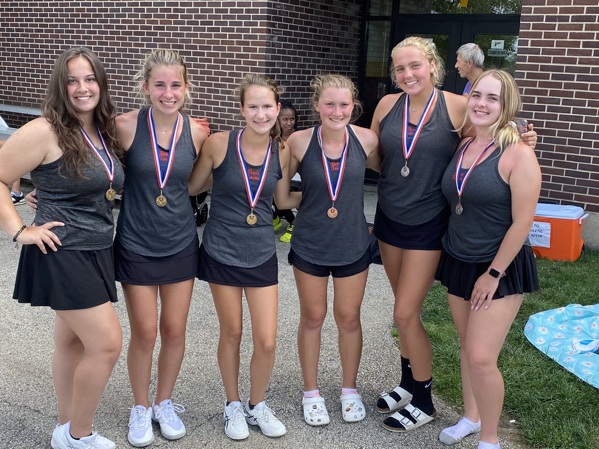 BenetTennis's tweet photo. Split squad action.  Team at Schaumburg won the invite and finished with 2 1st places (Mimi-Katie and Adriana-Bailey), 2 2nd place  (Shane and MC-Caroline) and a third (Claudia).  Highlight of the day was Mimi-Katie saving 4 match points in 3rd set breaker. https://t.co/jW72eqK46K