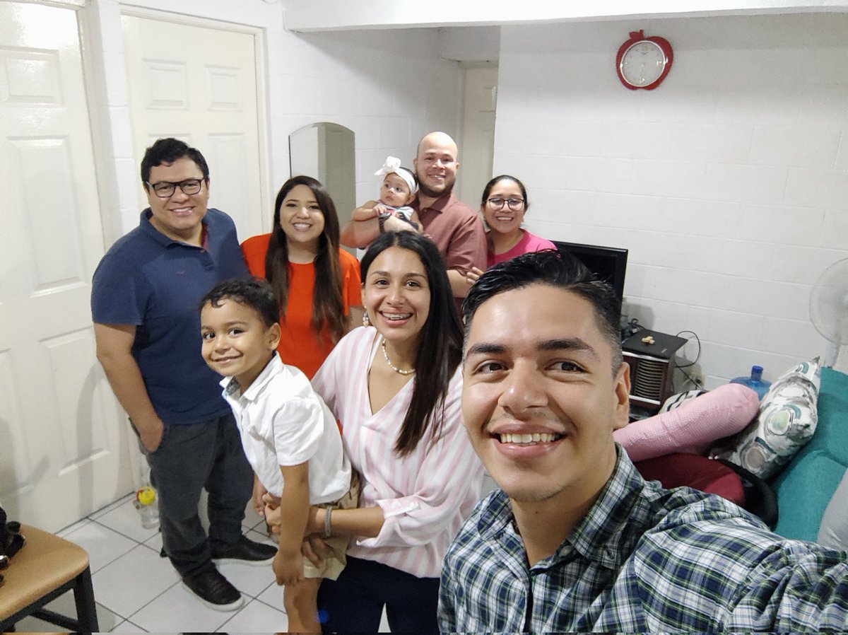 2Compazitos's tweet photo. Cómo matrimonios aprendimos este día que la alabanza se debe nacer en todo tiempo, para que en nuestros hogares tengamos, gozo, paz, libertad y la presencia de Dios guiando a cada uno. @MJcompaz @PastorVladimir @EsmeraldadeRiva https://t.co/SnPC9xW6wf