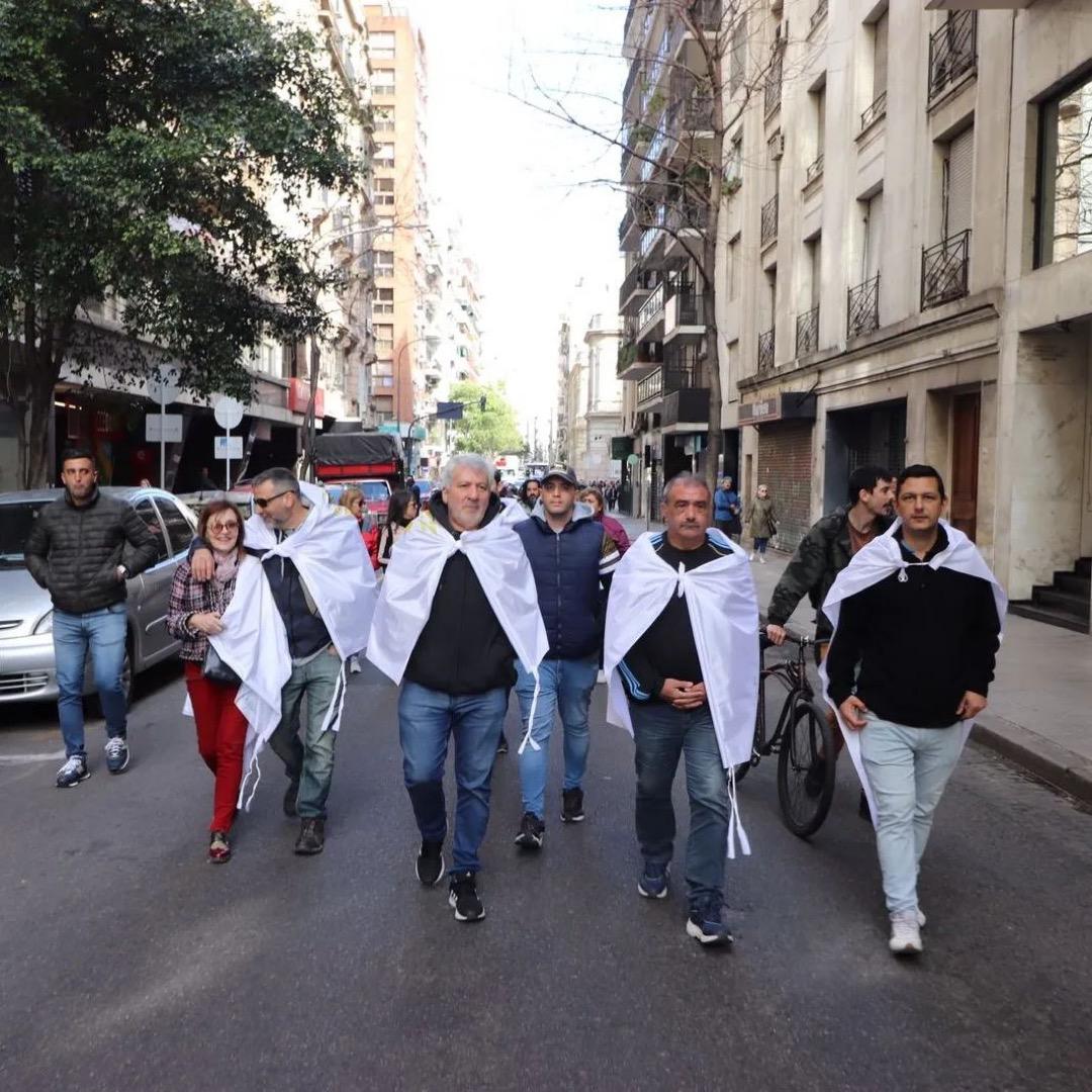 ParteDiversidad's tweet photo. 🗣✌El Partido del Trabajo y la Equidad (ParTE) presente en la marcha de apoyo a la Vicepresidenta Cristina Fernández de Kirchner en Recoleta.

#todosconcristina 
#SOMOSPARTE 
@claudioferreno https://t.co/YIcAiCBi7l