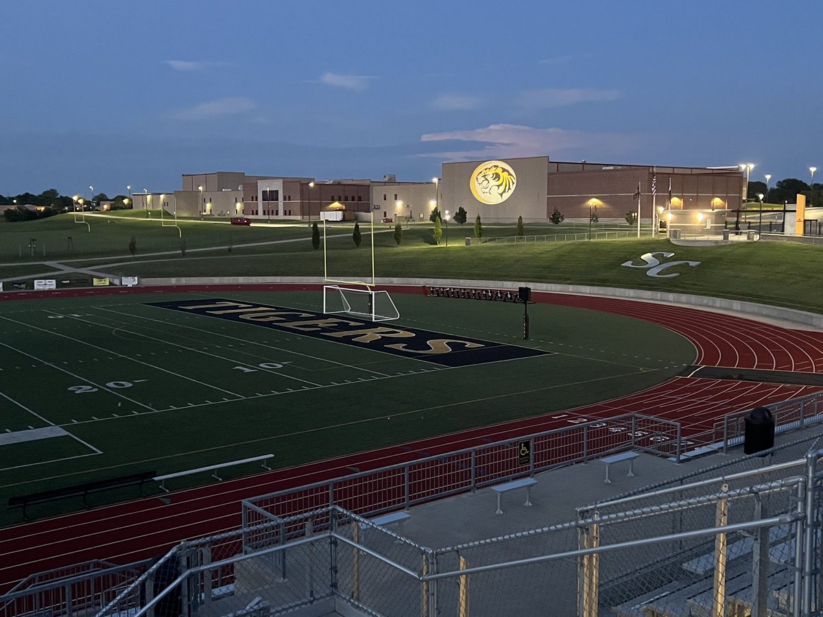 scfootball's tweet image. Last night Tiger Stadium was rocking. Tonight all is calm. Thanks for the great support, the team appreciates it! #COMMITTED #BETTER 🐅 Power!