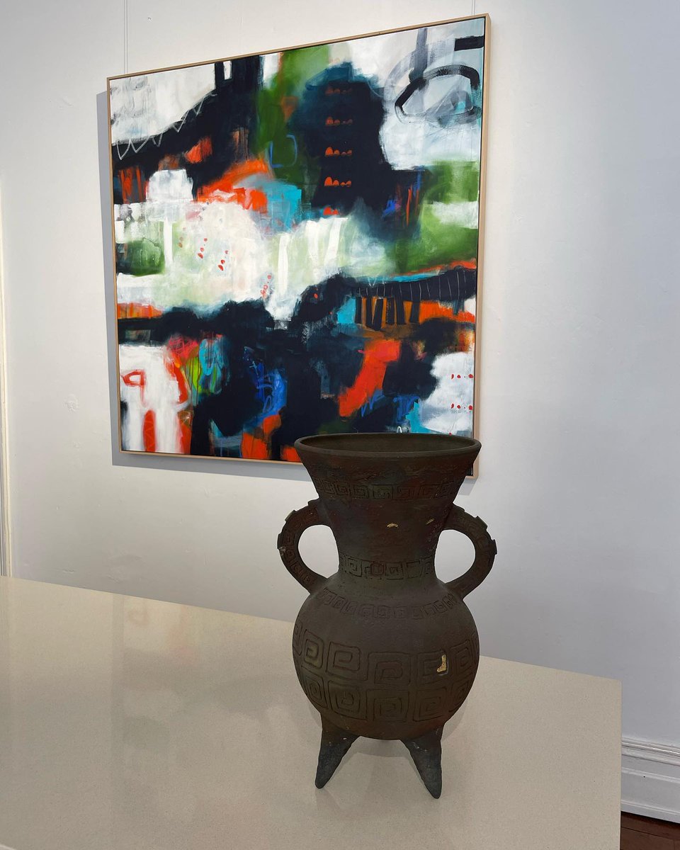 ArtMarxGallery's tweet photo. Come in today to see these 2 impressive pieces. ‘Tangerine Mountain’ painting by Jacqui Armstrong and ‘Figure’ by Anthony Fowler. 

It doesn’t take much to add style and sophistication to your home when you have original modern art pieces like these.

Talk to us today about moder https://t.co/kjbpQT7W09