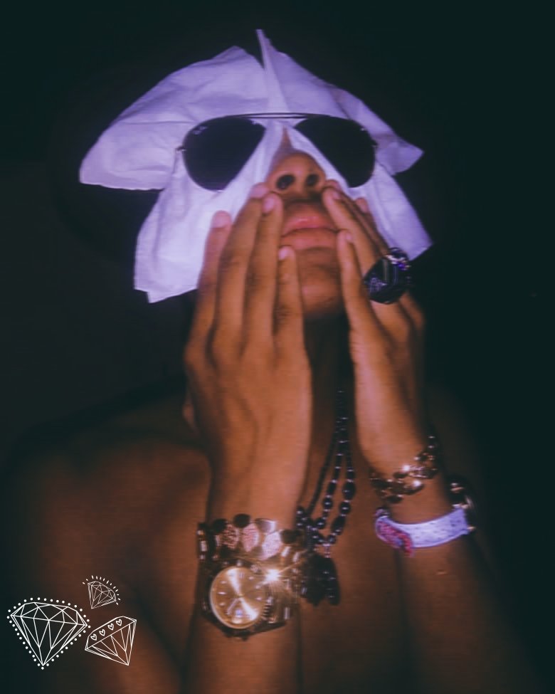 logs_hq's tweet photo. Trying to see the good in her-.
@1future 
@futurethewizar1 
@futurexsavage 
#future #streets #viral #pluto https://t.co/VCnhsPrO6K https://t.co/CQT15eX3vT